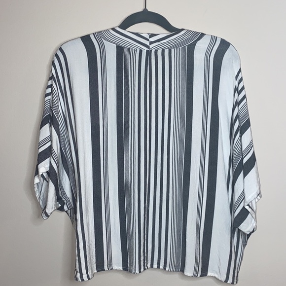 Style Envy Grey/White Striped Short Sleeve Shirt - Picture 5 of 5